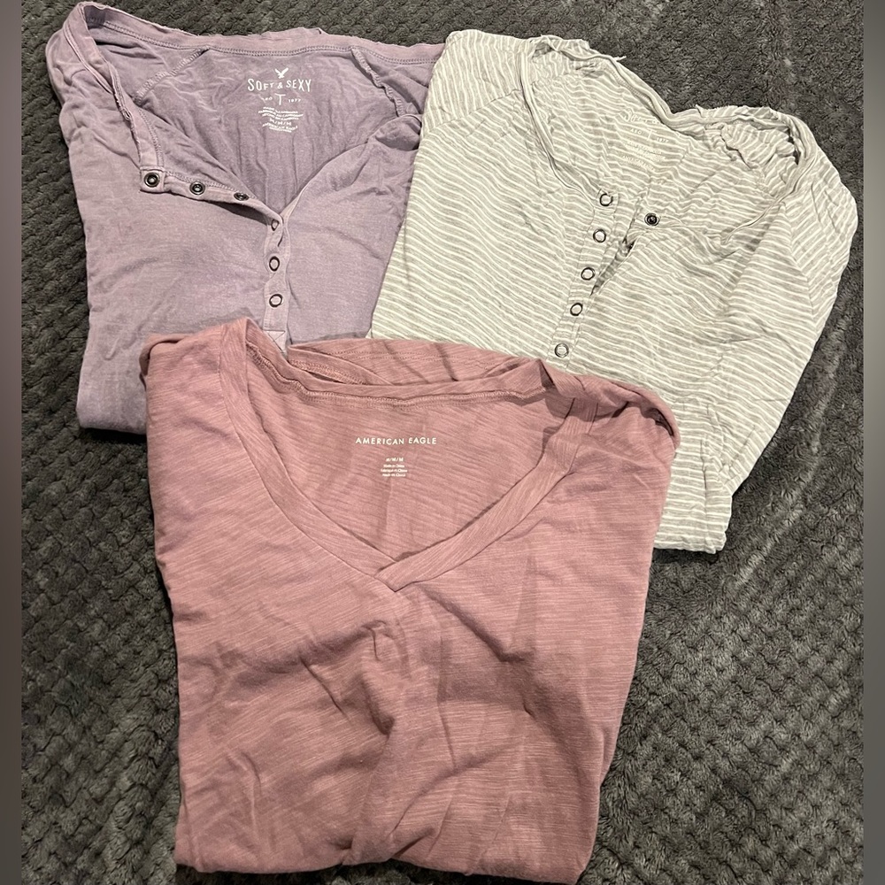Women’s American Eagle Outfitters Shirt Bundle